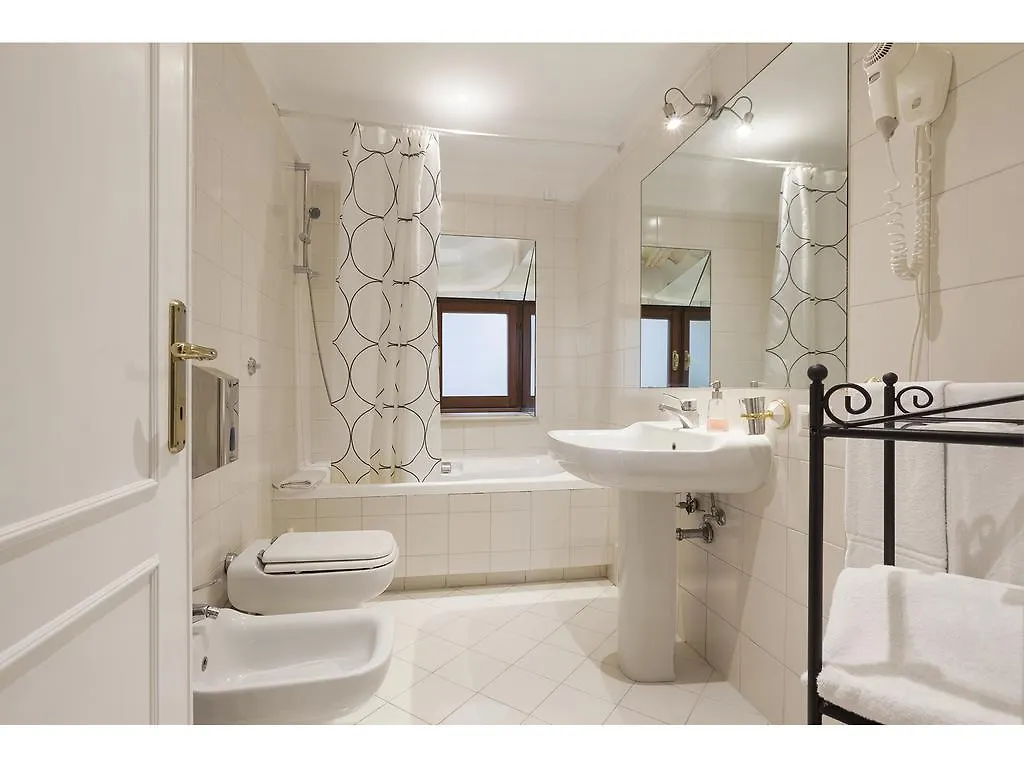Apartment Via Giulia Rome Italie