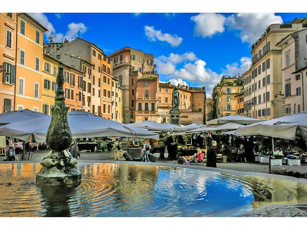 Apartment Via Giulia Rome
