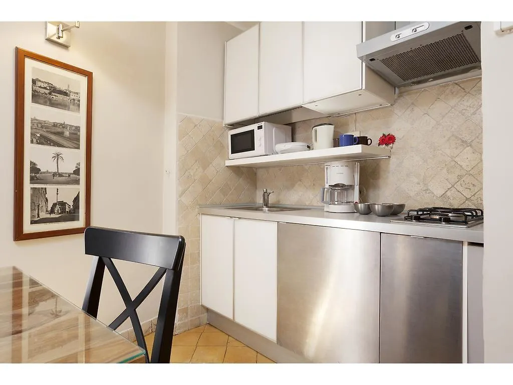 Apartment Via Giulia Rome